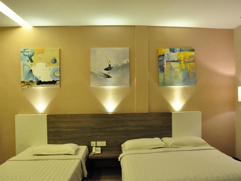 Frazel Inn Hotel Parit Buntar Dış mekan fotoğraf