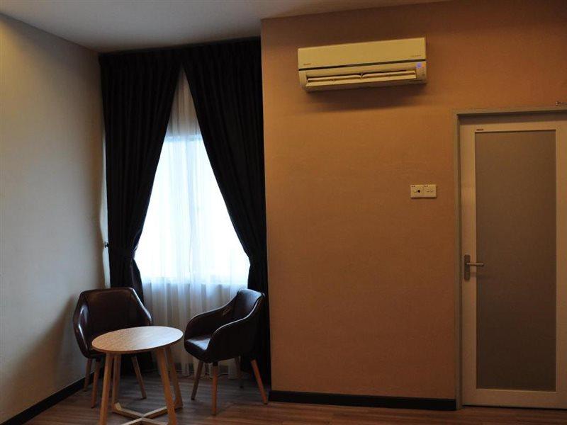 Frazel Inn Hotel Parit Buntar Dış mekan fotoğraf