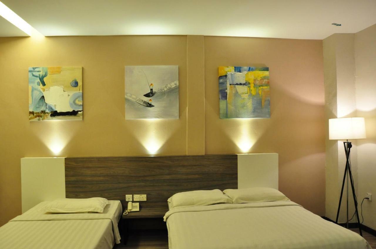 Frazel Inn Hotel Parit Buntar Dış mekan fotoğraf