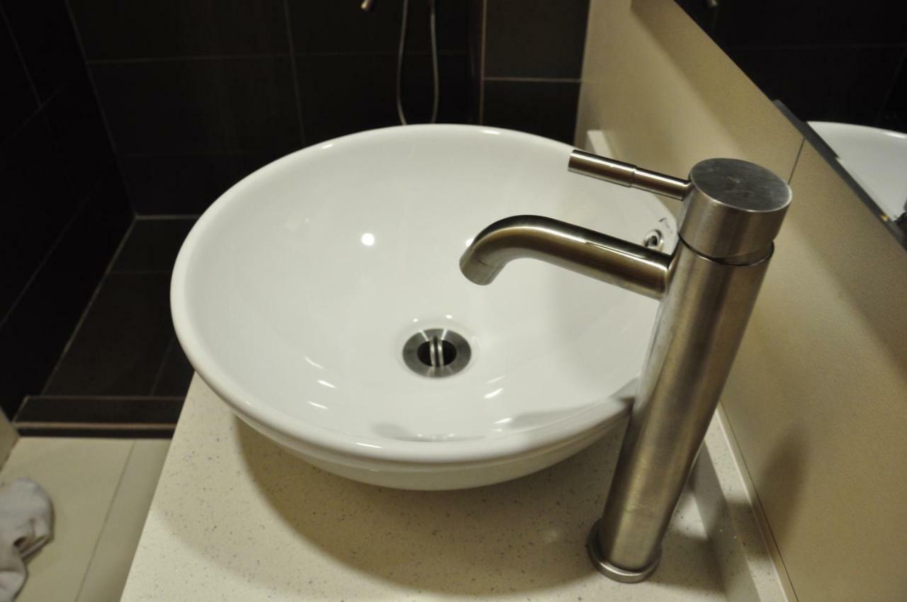 Frazel Inn Hotel Parit Buntar Dış mekan fotoğraf