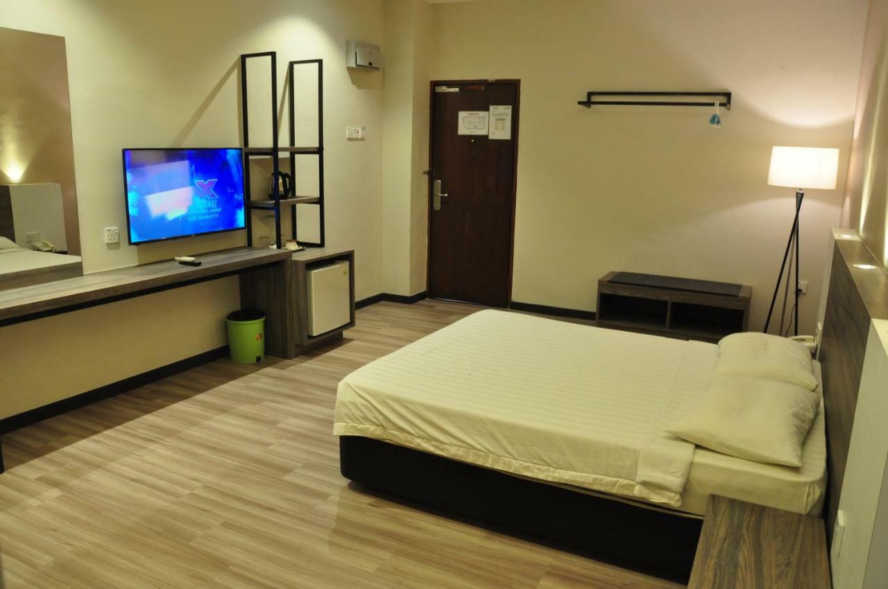 Frazel Inn Hotel Parit Buntar Dış mekan fotoğraf