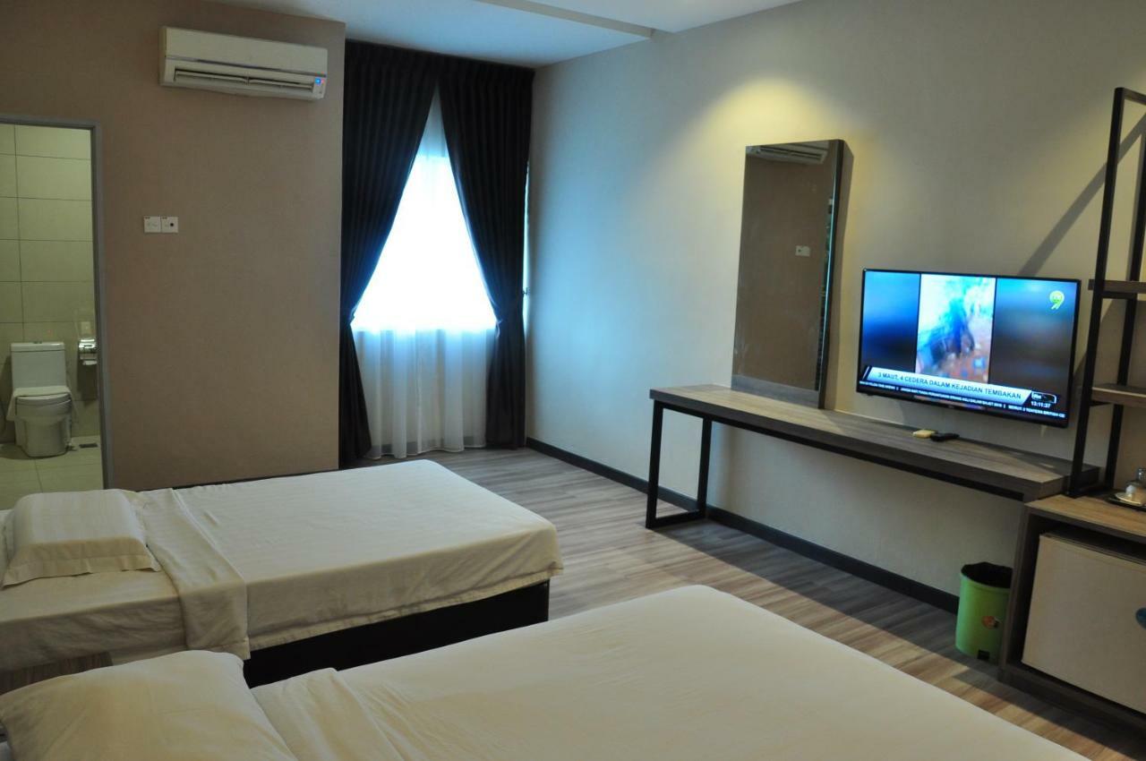 Frazel Inn Hotel Parit Buntar Dış mekan fotoğraf