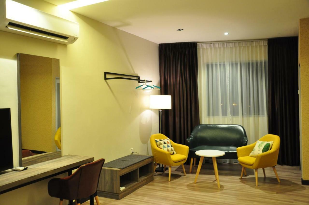 Frazel Inn Hotel Parit Buntar Dış mekan fotoğraf