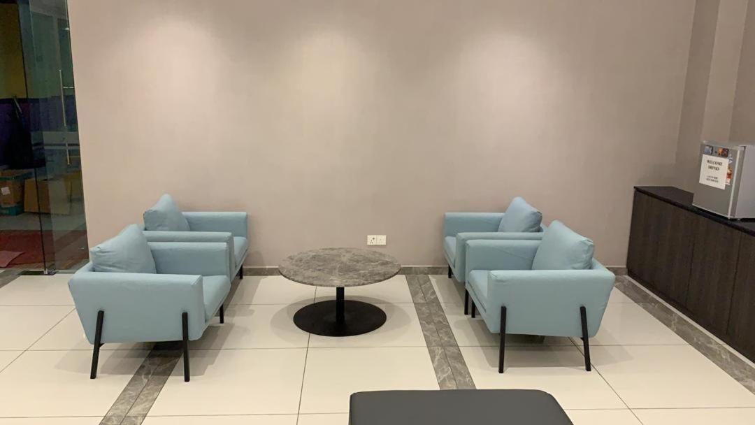 Frazel Inn Hotel Parit Buntar Dış mekan fotoğraf
